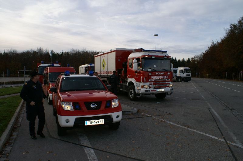 Vor der Einfahrt ins Betriebsgelände (Foto: romsn)