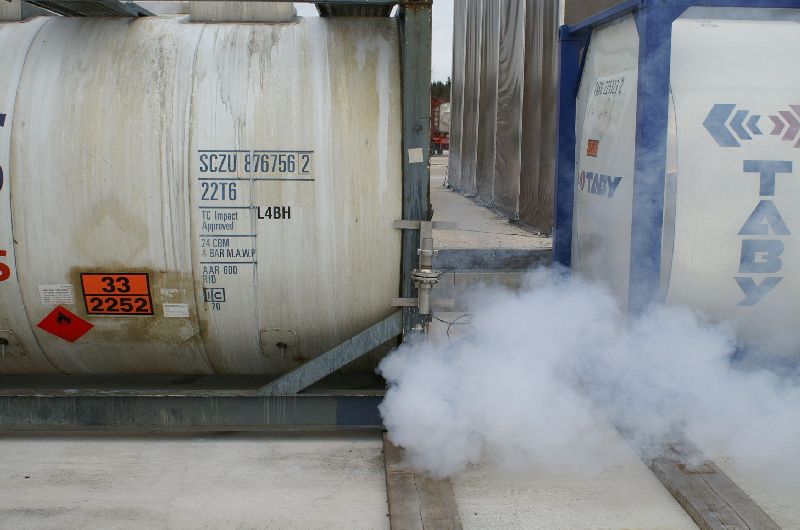 Simuliertes Leck an einem Tankcontainer (Foto: romsn)